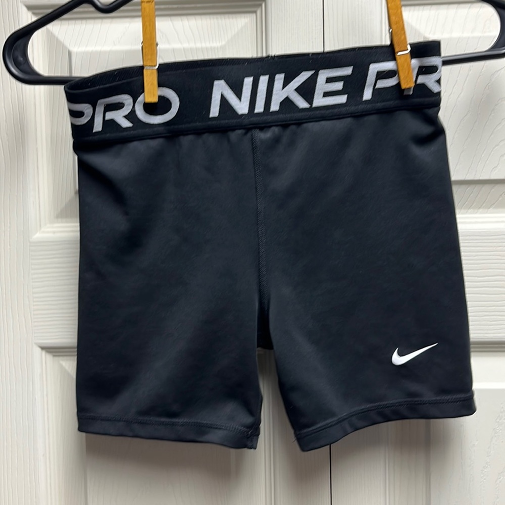 Nike pro shorts size LARGE. Little girls